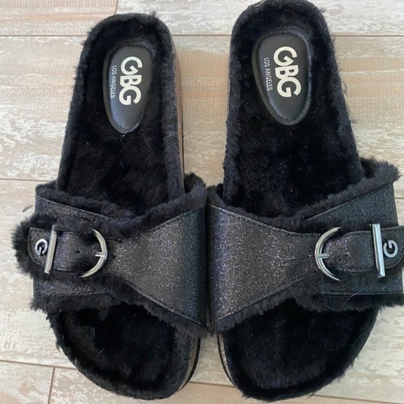 Black Metallic Slides By GUESS GBG Size 7.5 Faux Suede & Fur Brand New - Picture 1 of 6